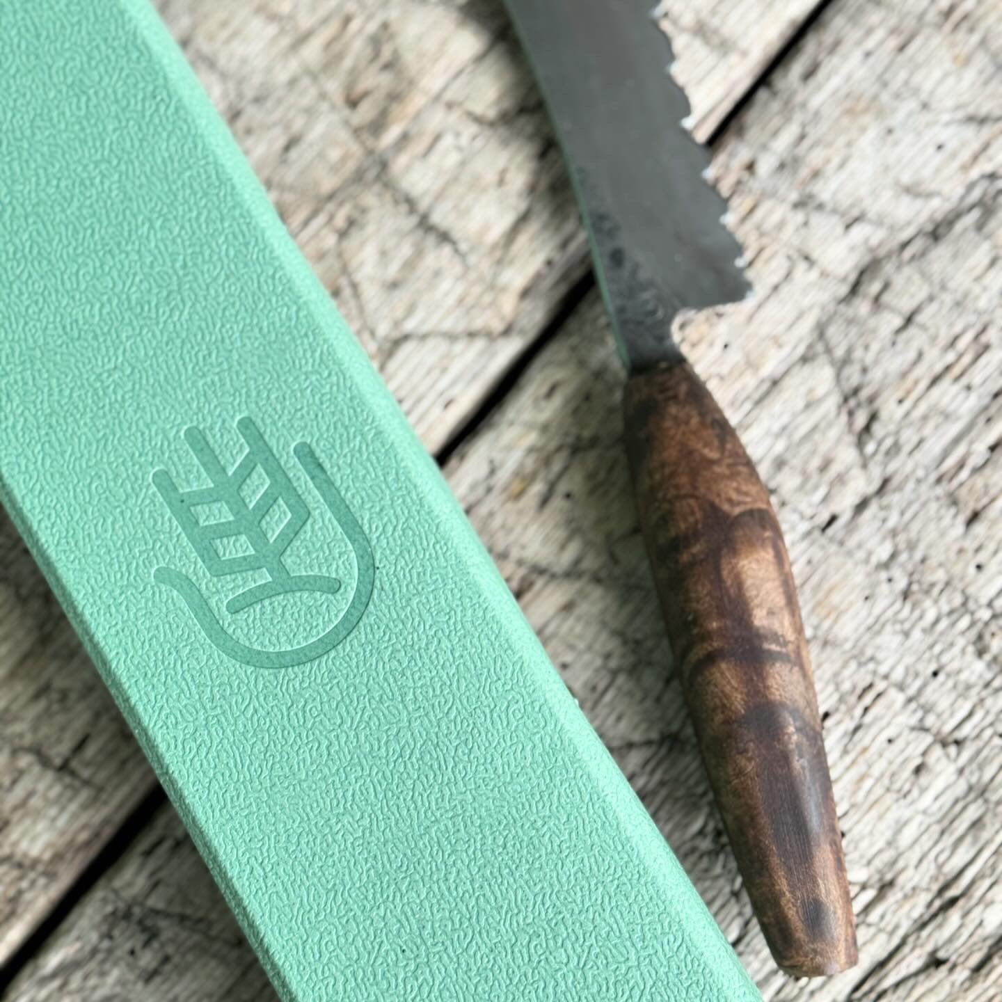 Artisan Bread Knife (Walnut)